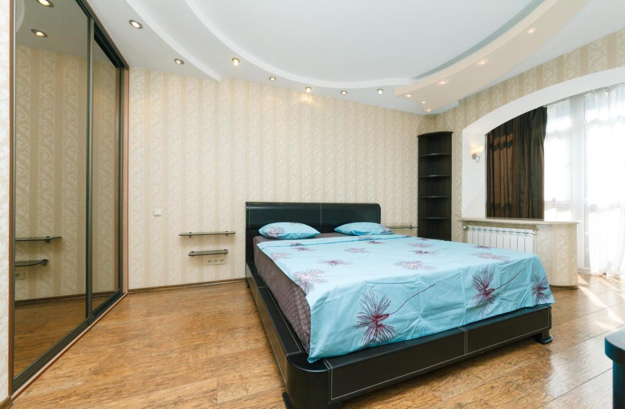 Househome Kiev Luaran gambar